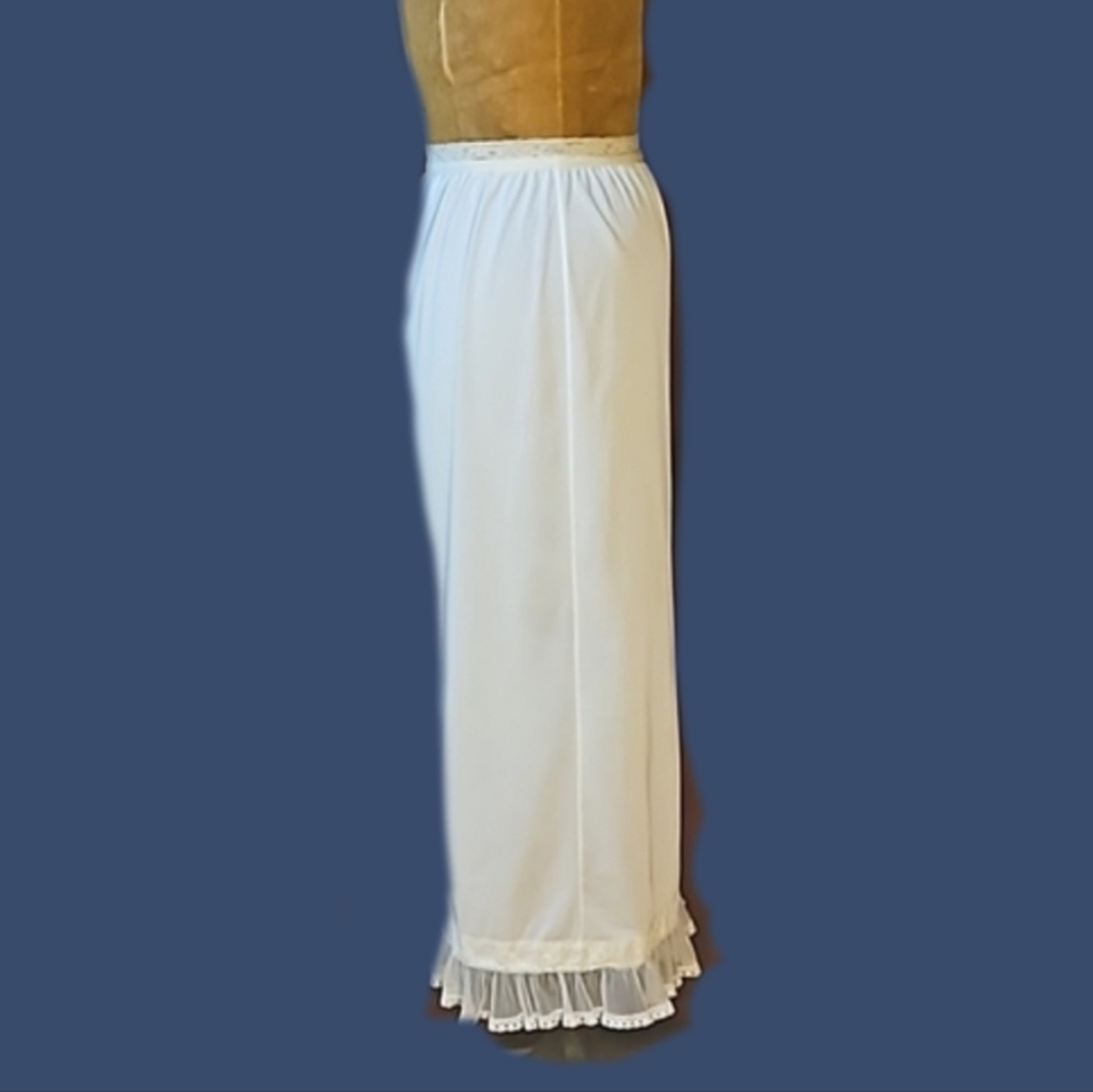 Vintage half slip skirt with fabulous hem